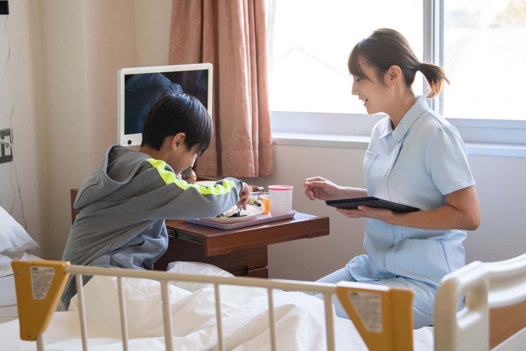 Child eating in hospital