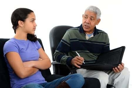 Child abuse expert witness opines on the sexual abuse of a minor