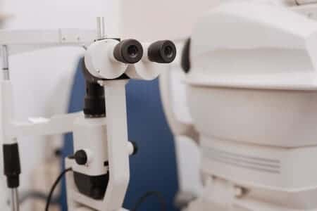 Patient Suffers Cornea Damage Following Laser Eye Surgery