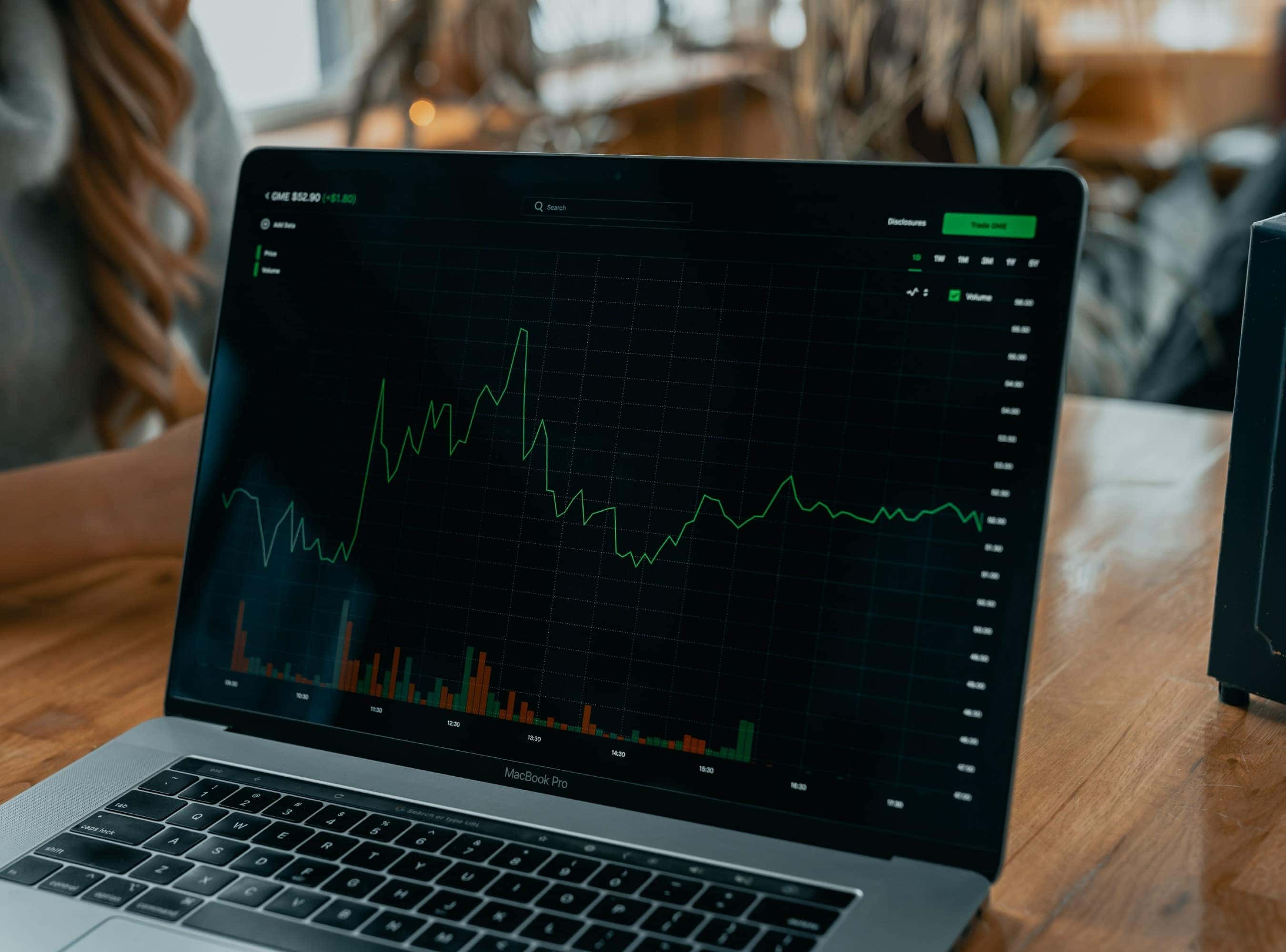 Defense Questions “Simplistic” Economic Expert Witness Calculations