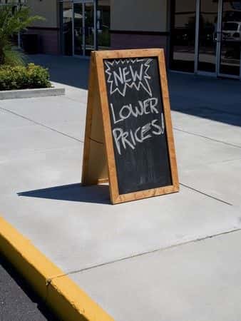 Engineering expert witness advises on postal worker’s trip and fall on homeowner’s damaged sidewalk